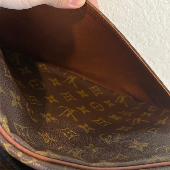 Louis Vuitton Vintage Monogram Crossbody Bag Leather with COA - Picture 6 of 16